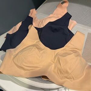 Knix set of 3 pull over bras. XXXL (42 A-C)